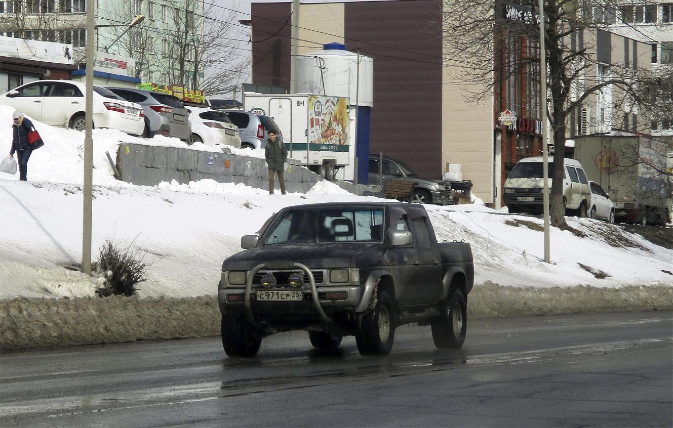 Автомобиль госномер С971СР25