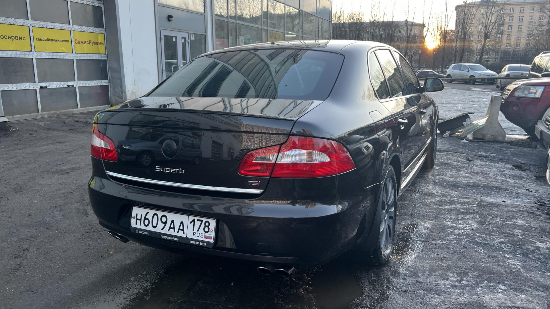 Автомобиль госномер Н609АА178