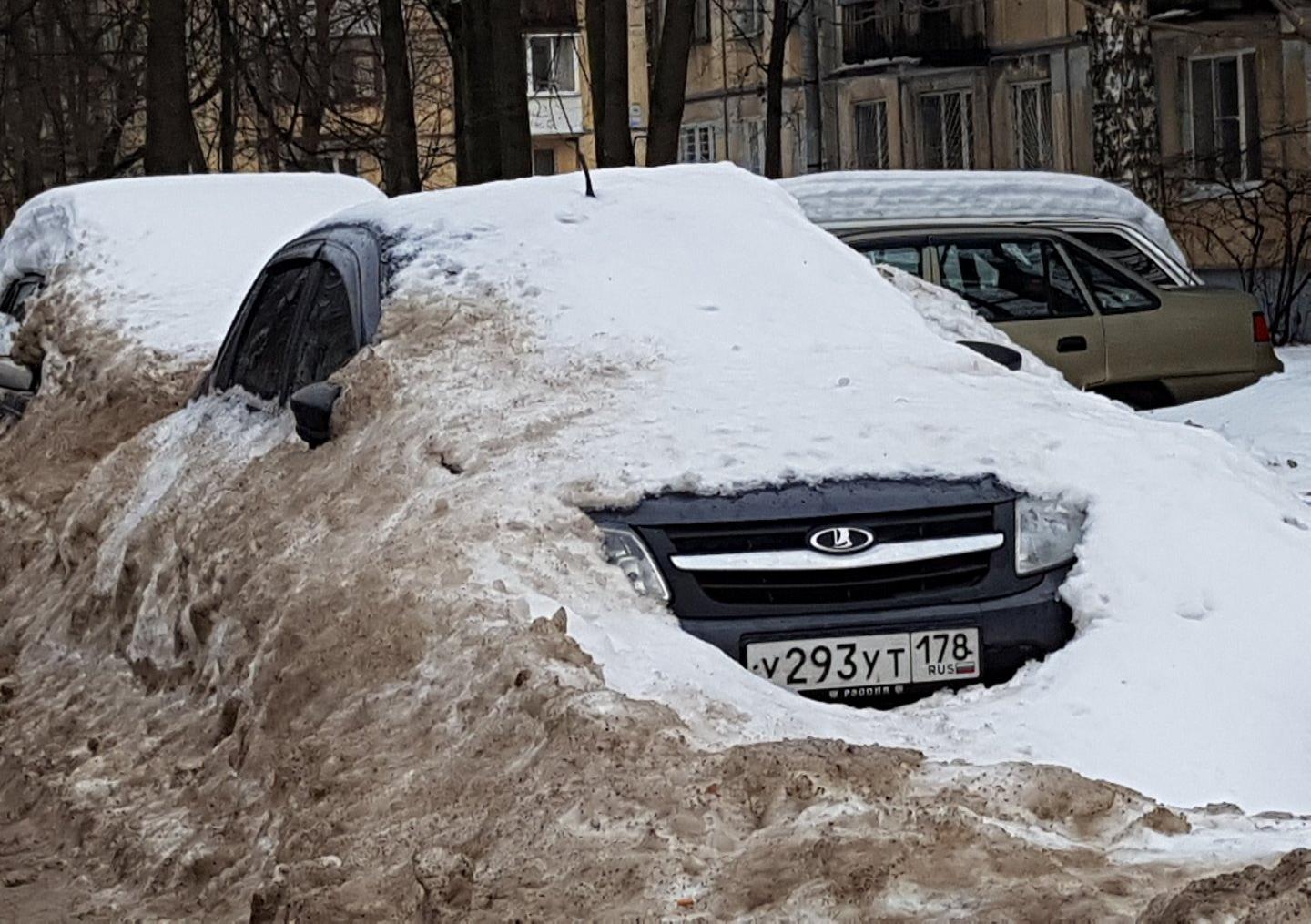 Автомобиль госномер У293УТ178