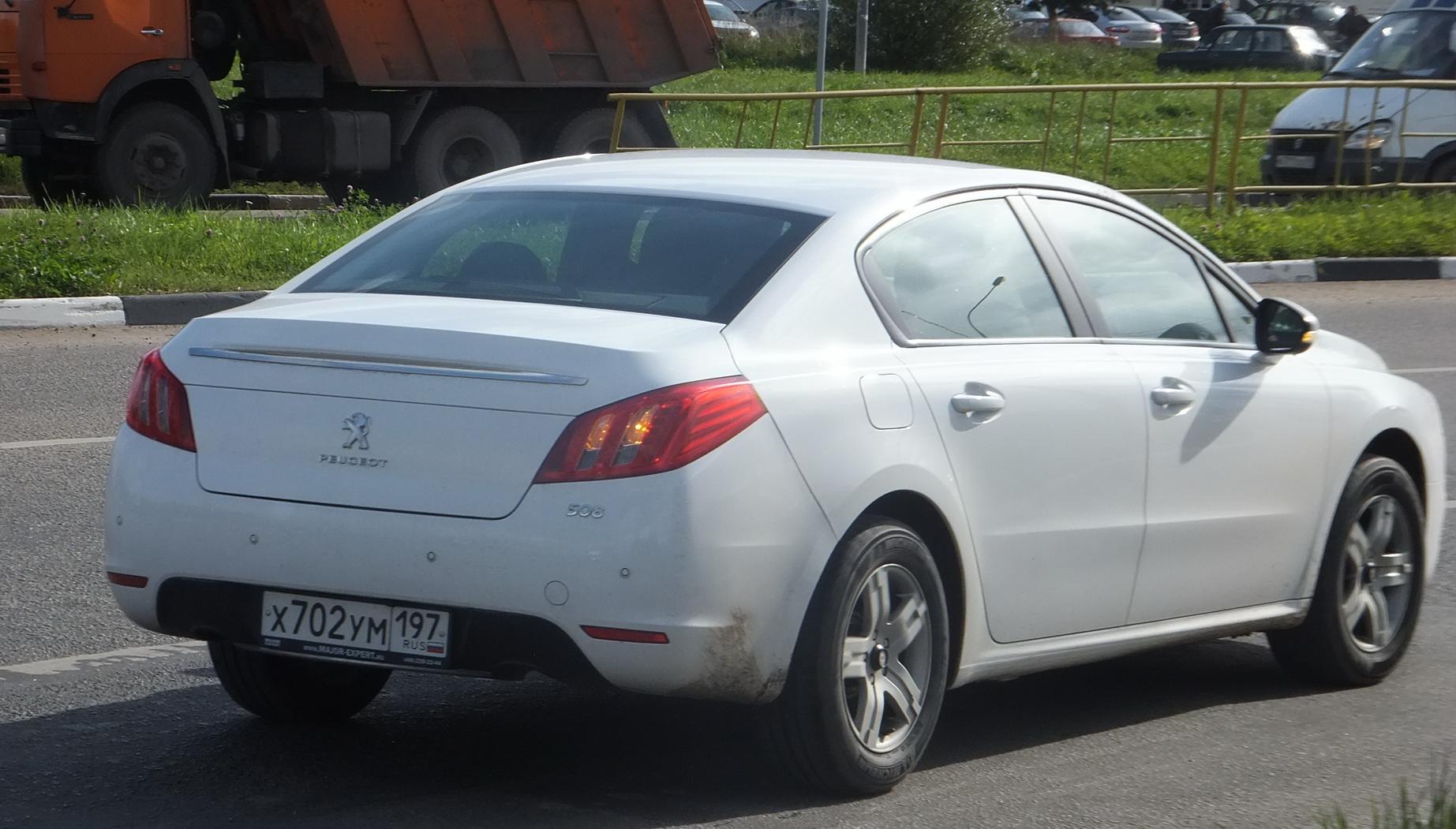 Автомобиль госномер Х702УМ197