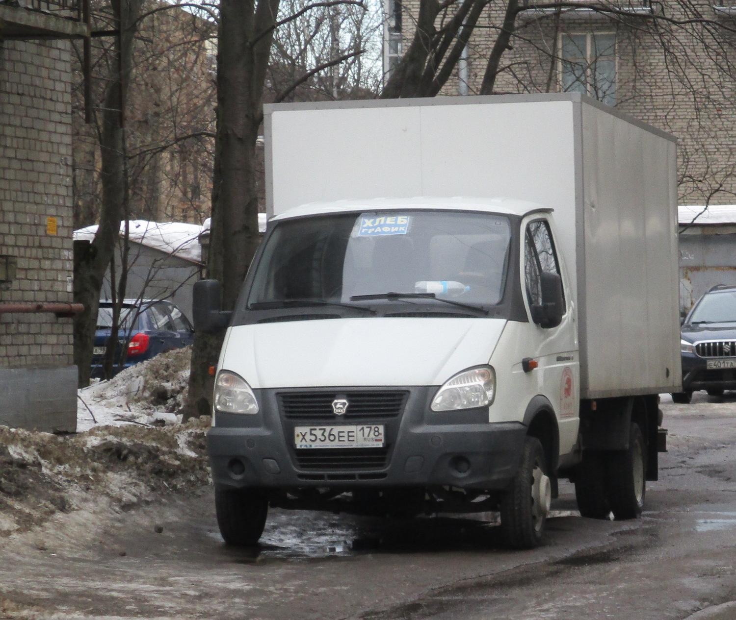 Автомобиль госномер Х536ЕЕ178