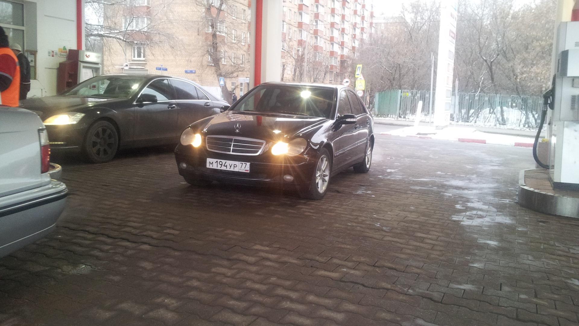 Автомобиль госномер М194УР77