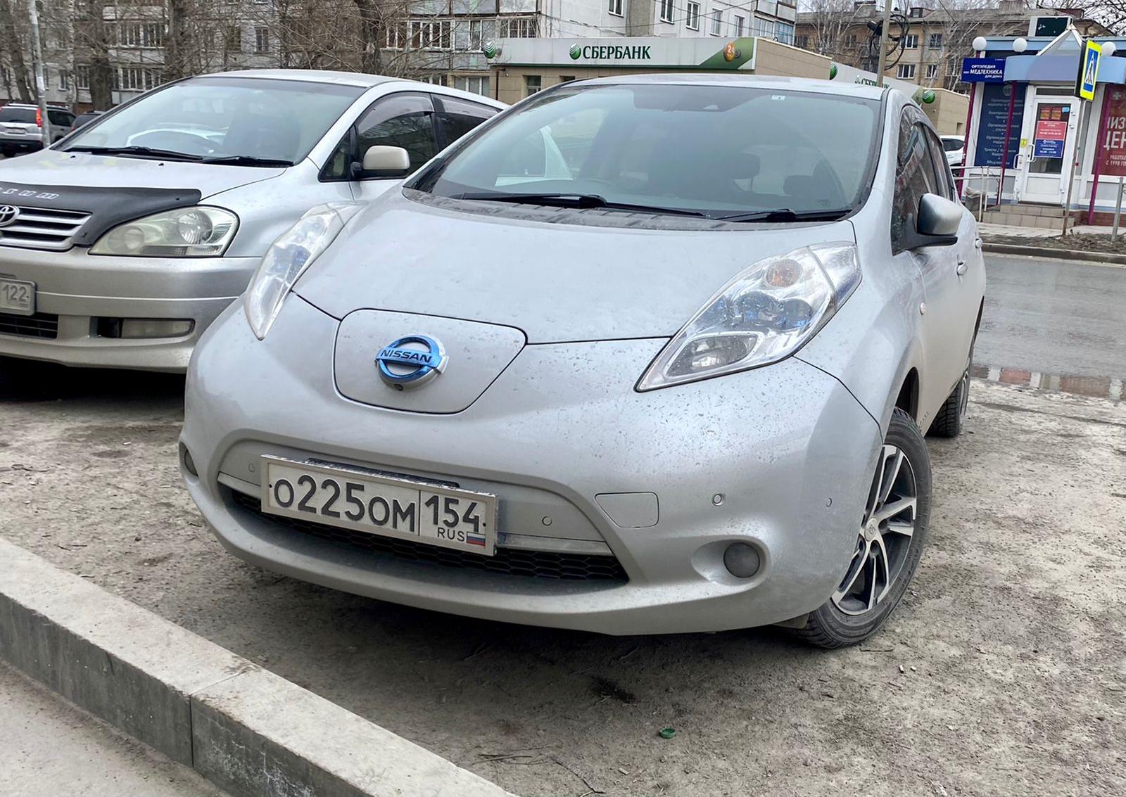 Автомобиль госномер О225ОМ154
