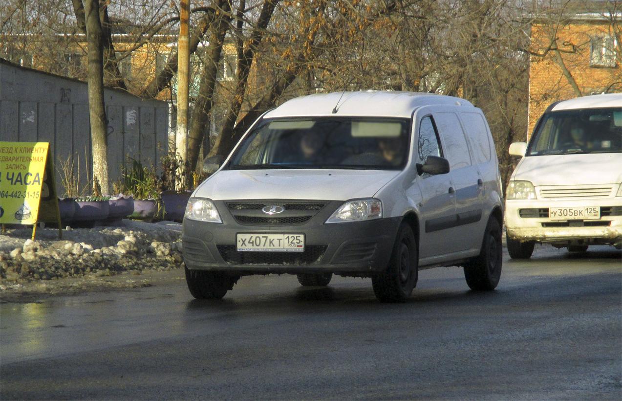Автомобиль госномер Х407КТ125