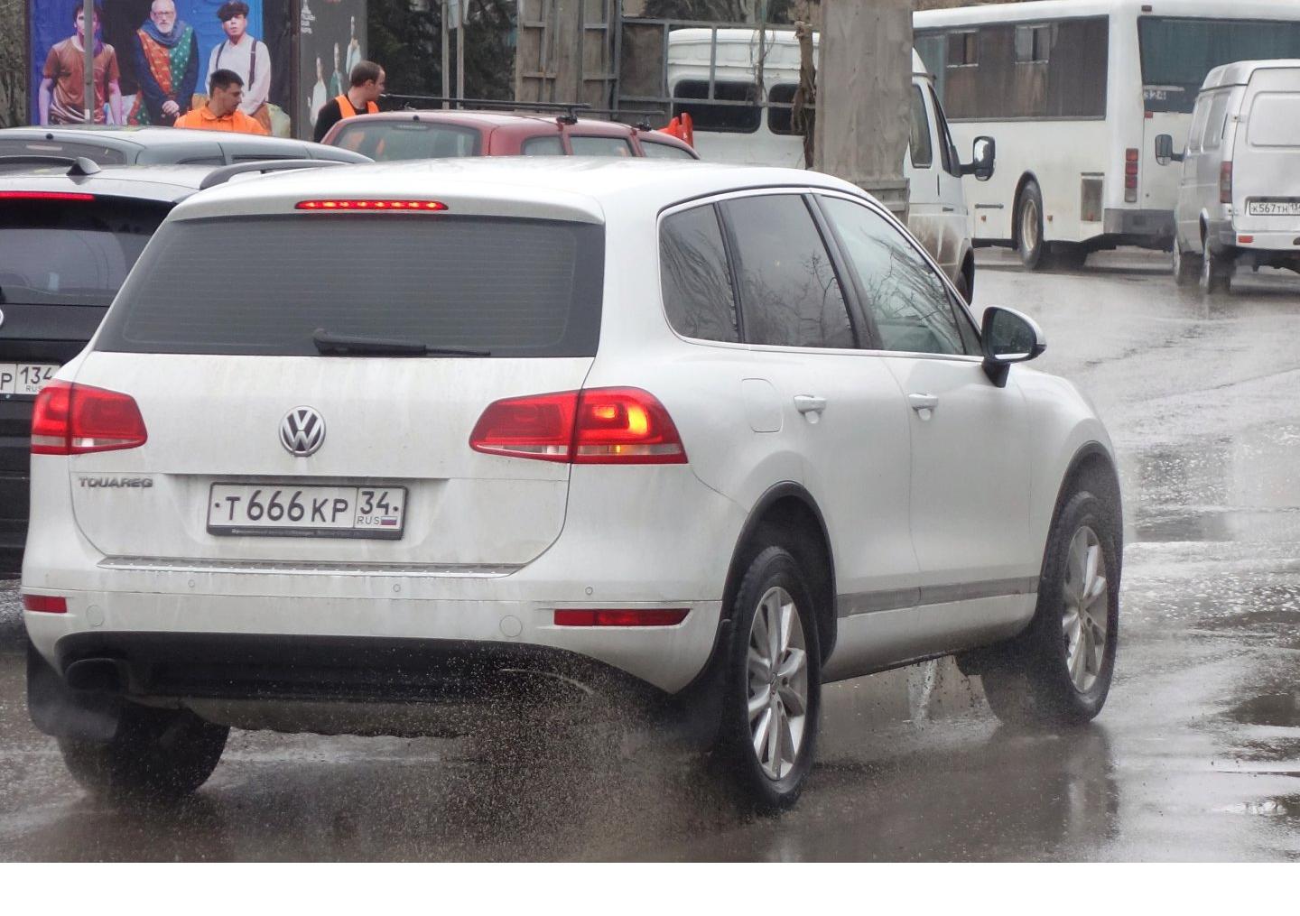 Автомобиль госномер Т666КР34