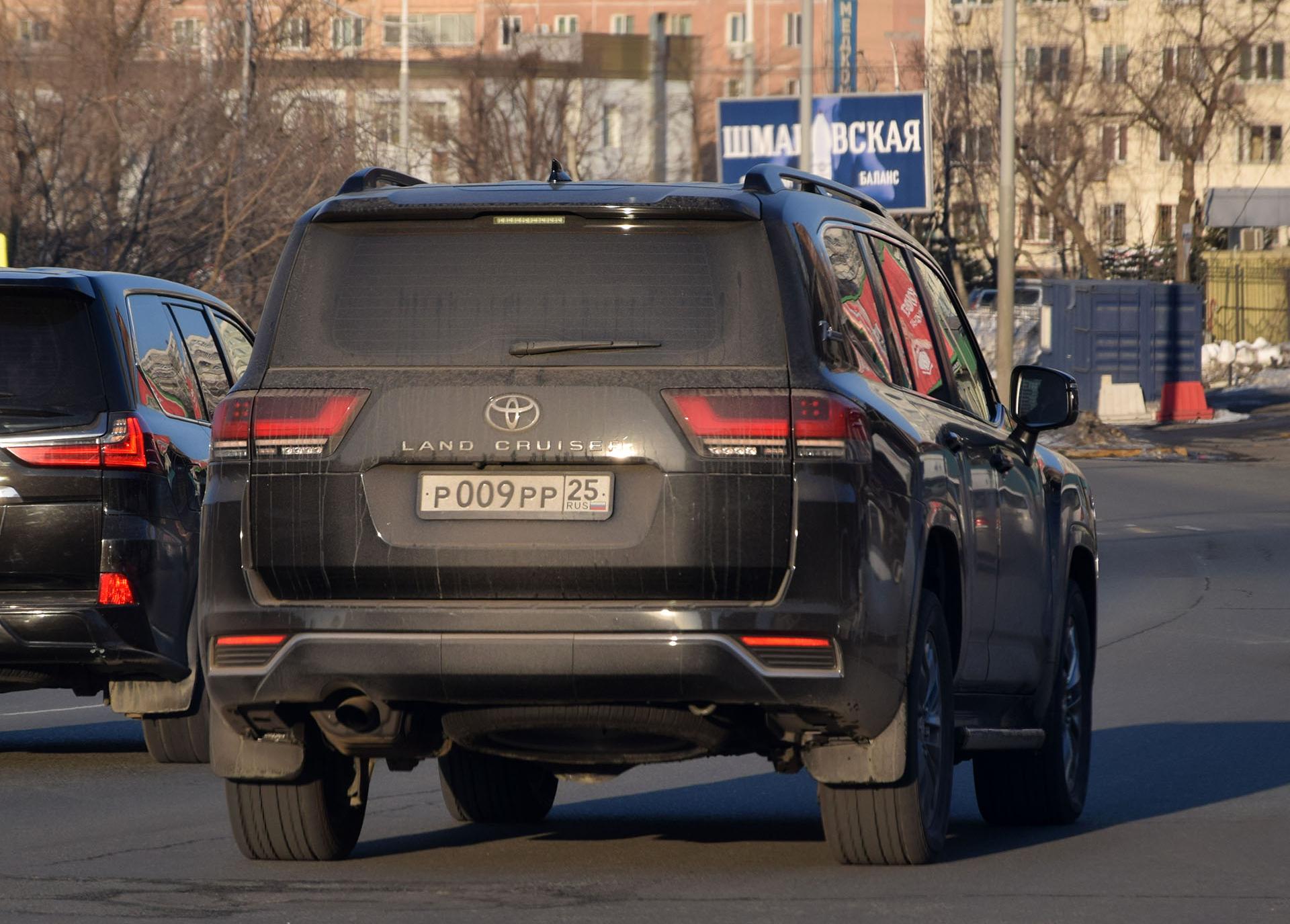 Автомобиль госномер Р009РР25