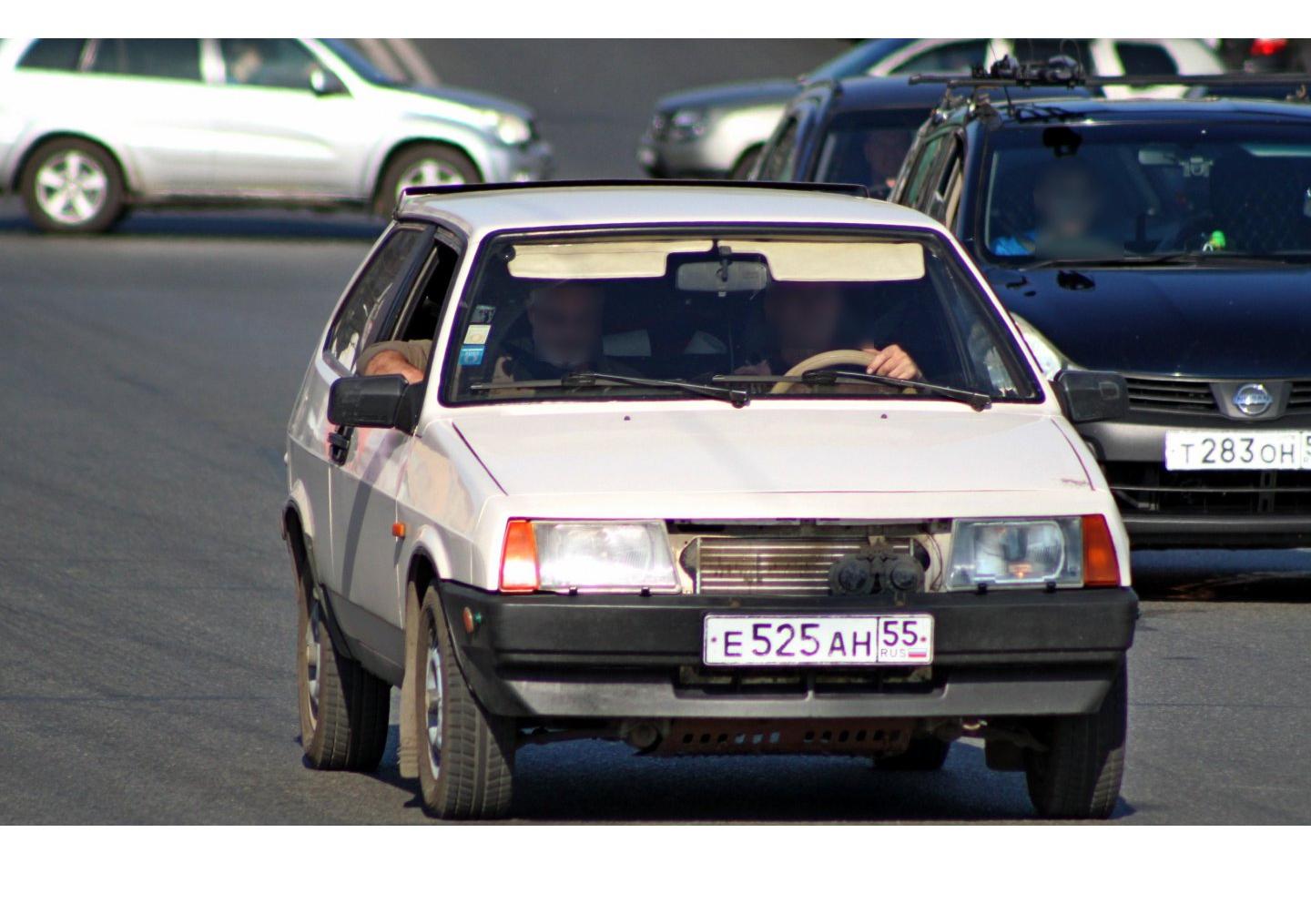 Автомобиль госномер Е525АН55