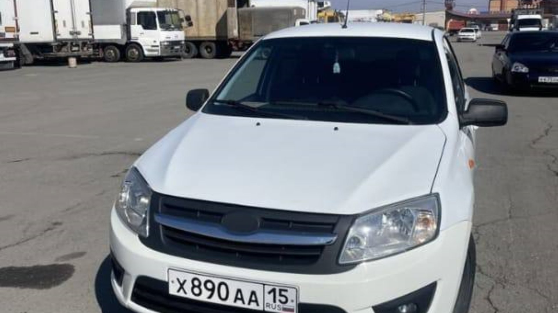 Автомобиль госномер Х890АА15