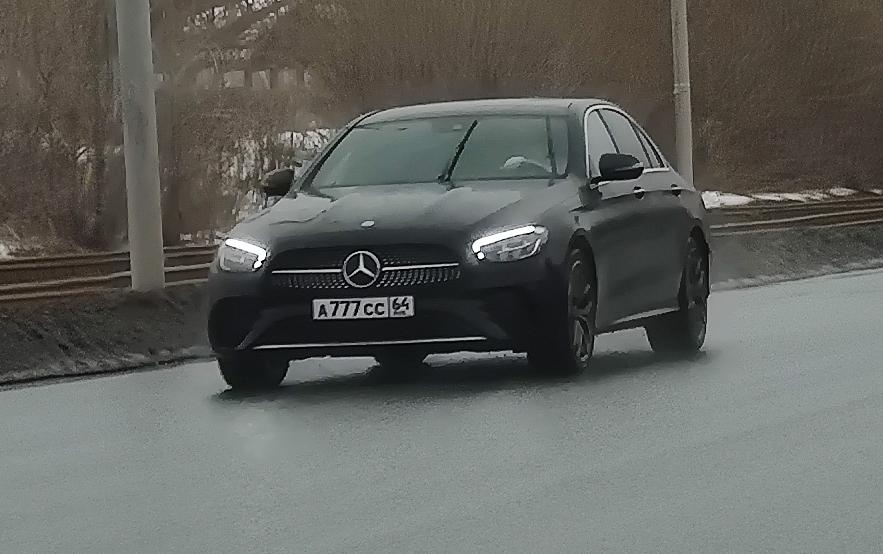 Автомобиль госномер А777СС64