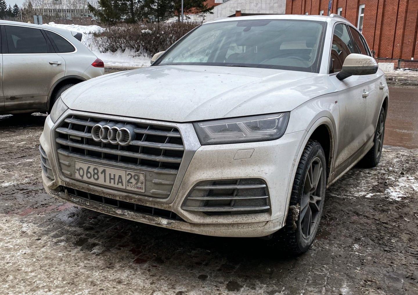 Автомобиль госномер О681НА29