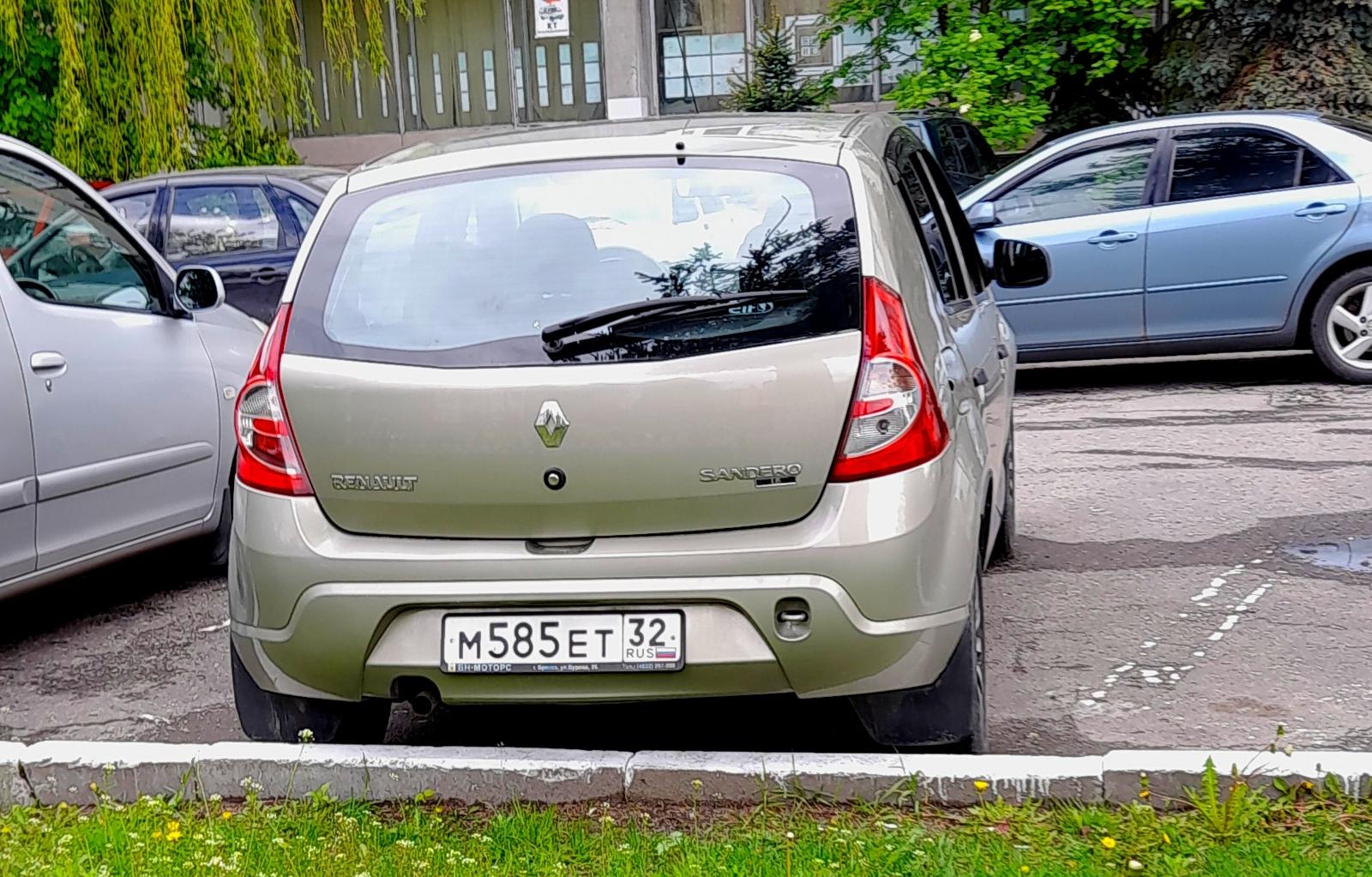 Автомобиль госномер М585ЕТ32