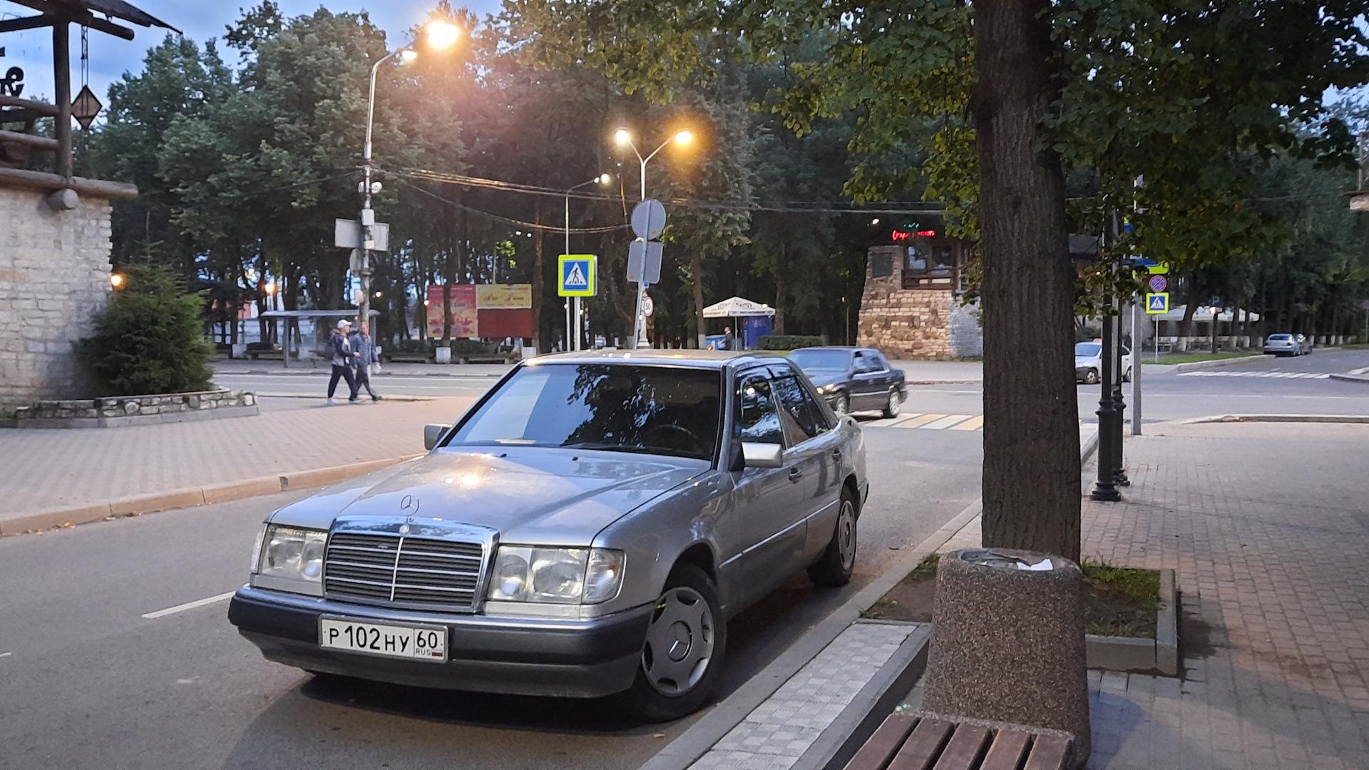 Автомобиль госномер Р102НУ60