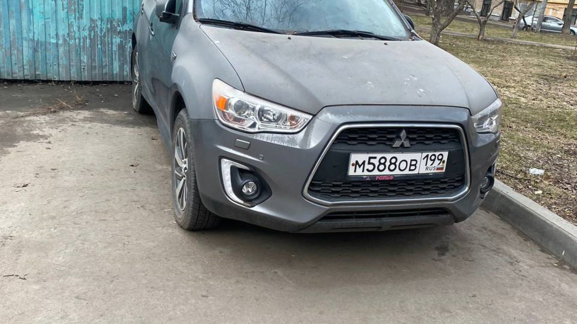 Автомобиль госномер М588ОВ199