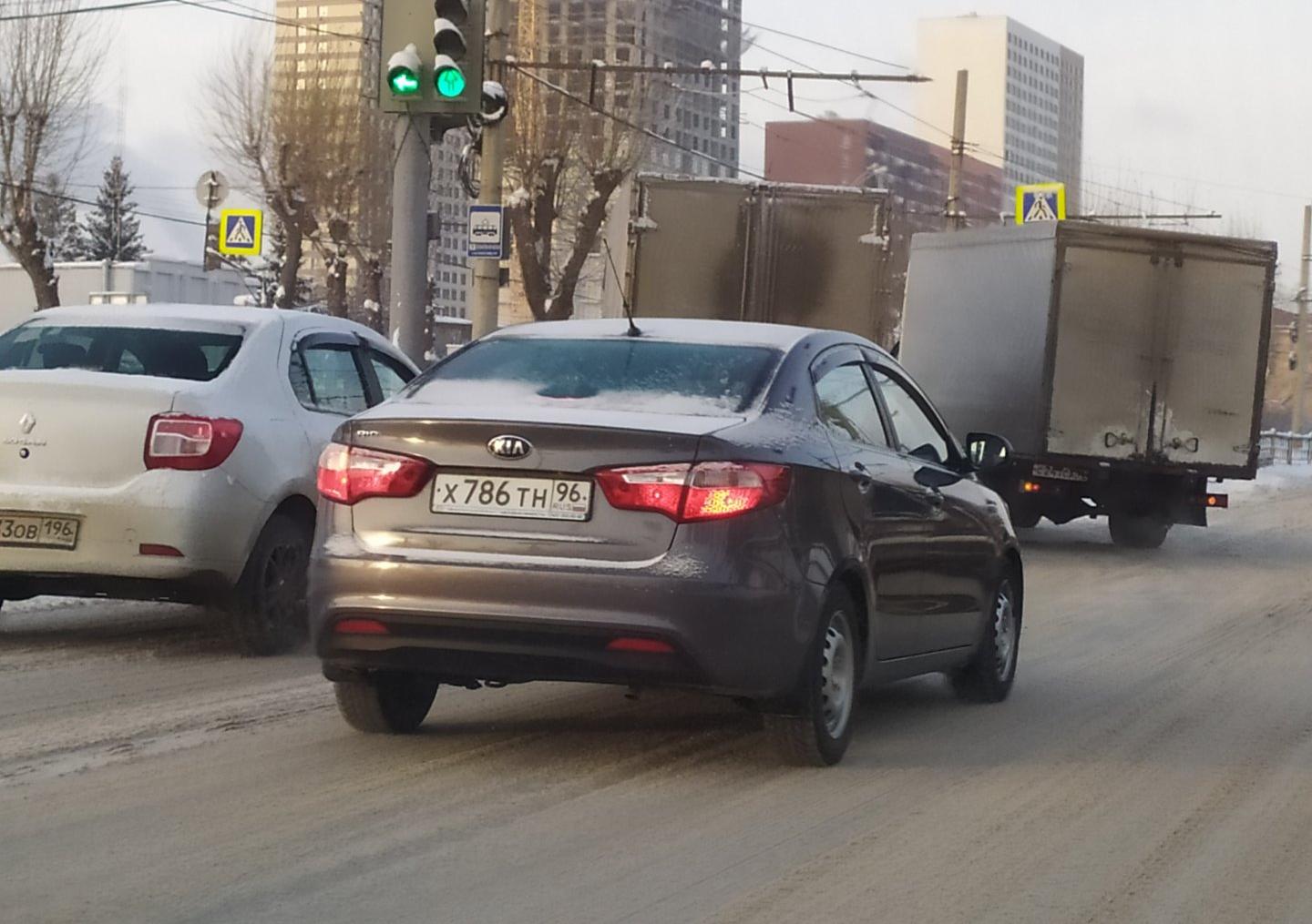 Автомобиль госномер Х786ТН96