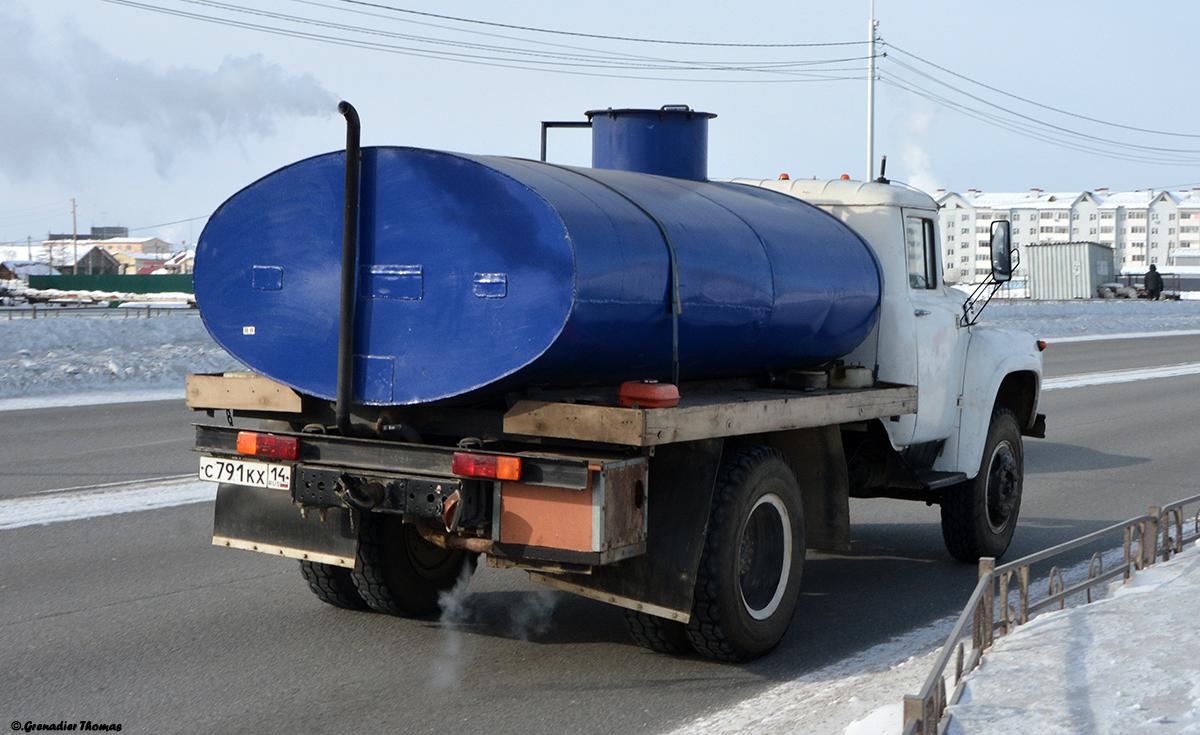 Автомобиль госномер С791КХ14