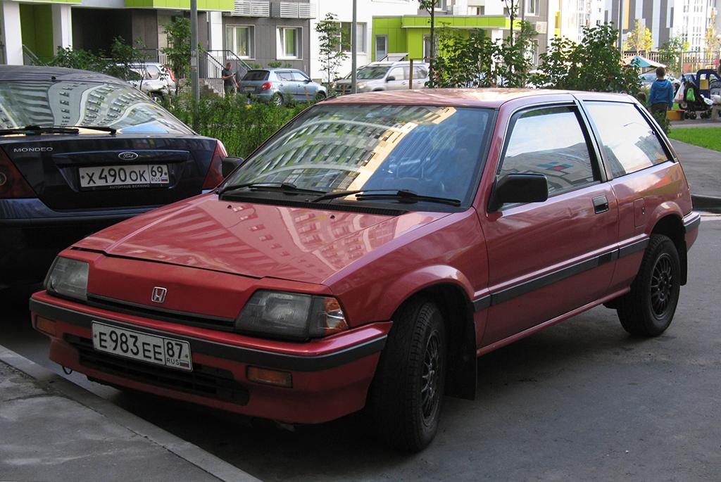 Автомобиль госномер Е983ЕЕ87