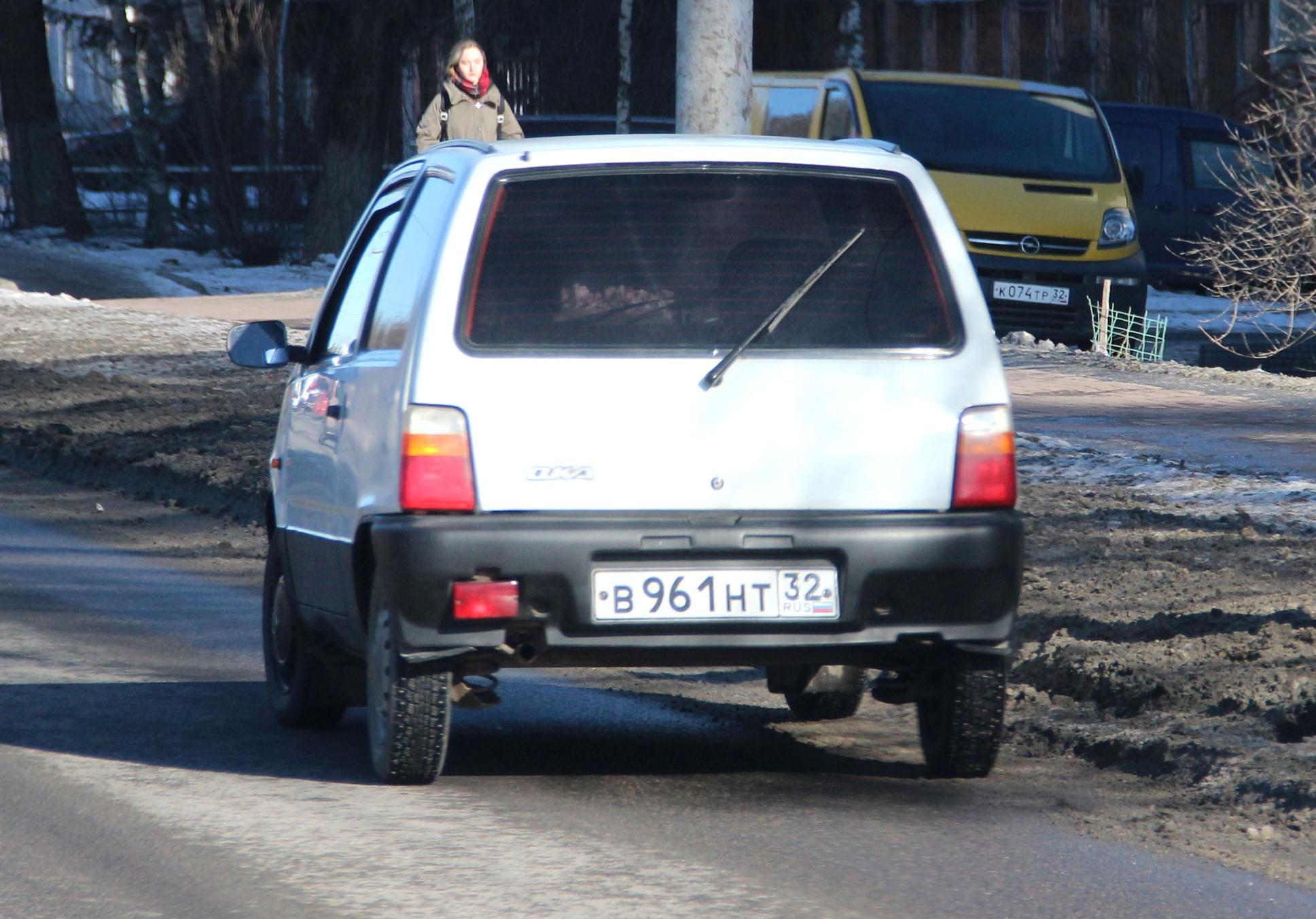 Автомобиль госномер В961НТ32