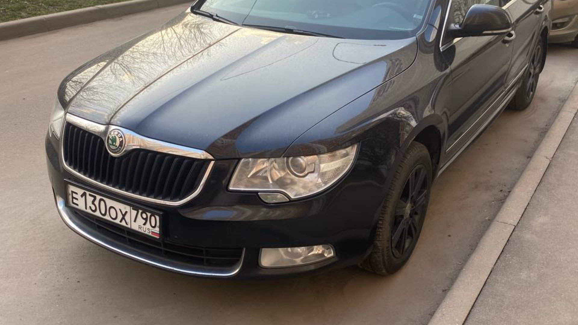 Автомобиль госномер Е130ОХ790