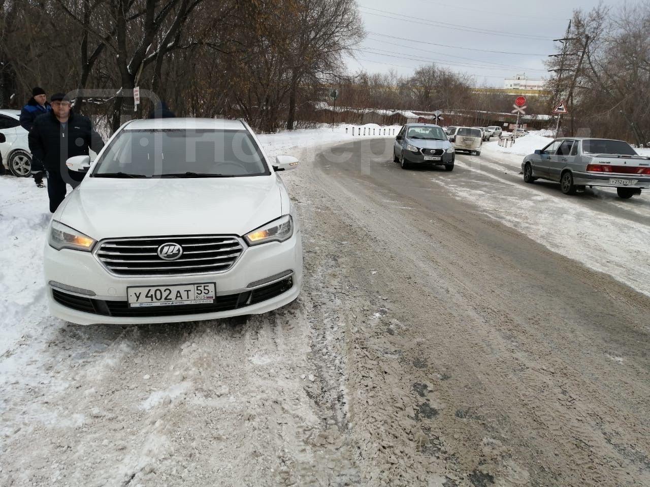 Автомобиль госномер У402АТ55