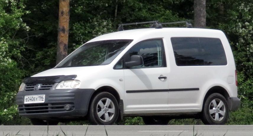 Автомобиль госномер Е040ЕУ196