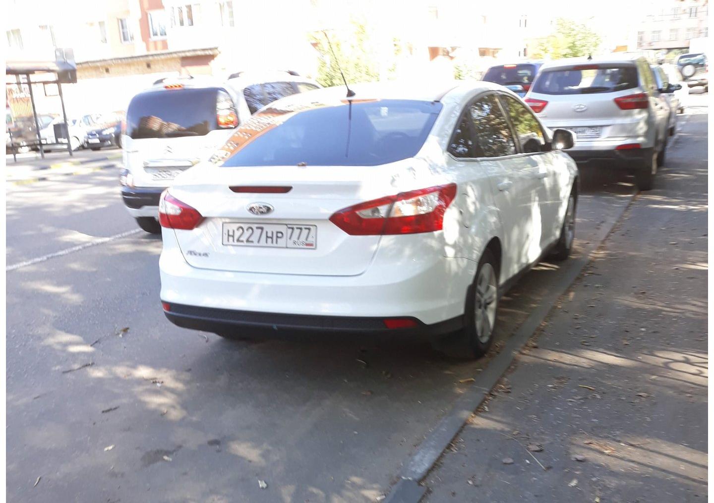 Автомобиль госномер Н227НР777