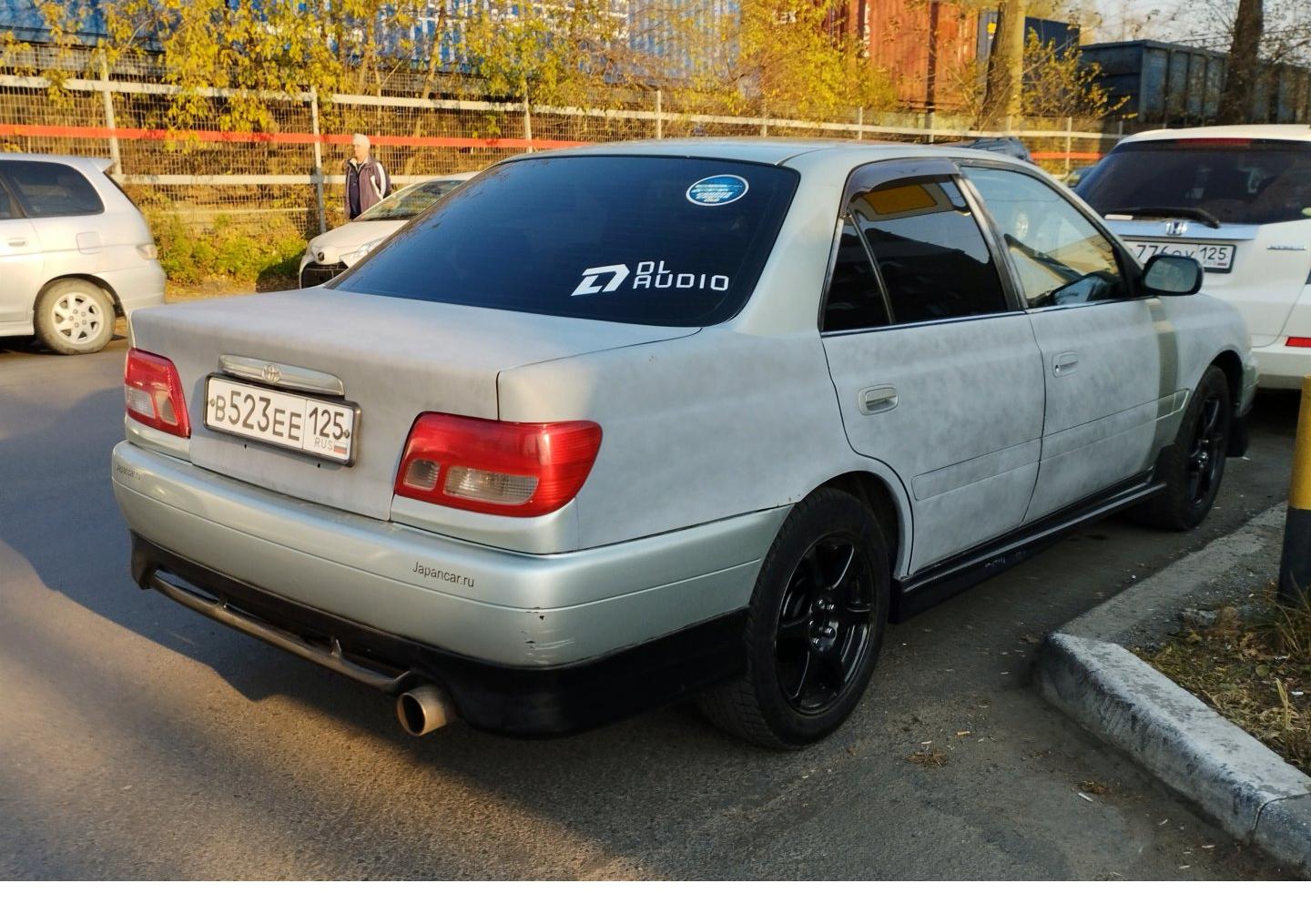 Автомобиль госномер В523ЕЕ125