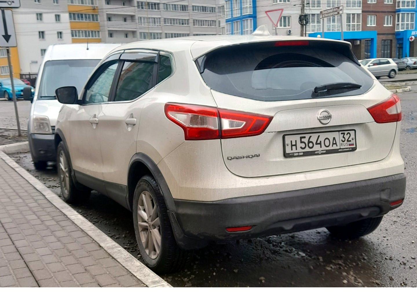 Автомобиль госномер Н564ОА32