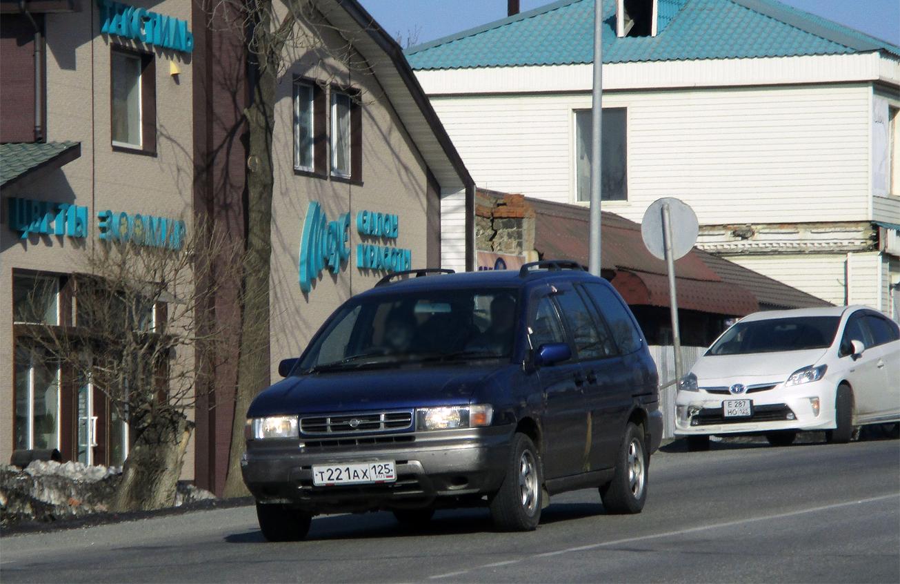 Автомобиль госномер Т221АХ125