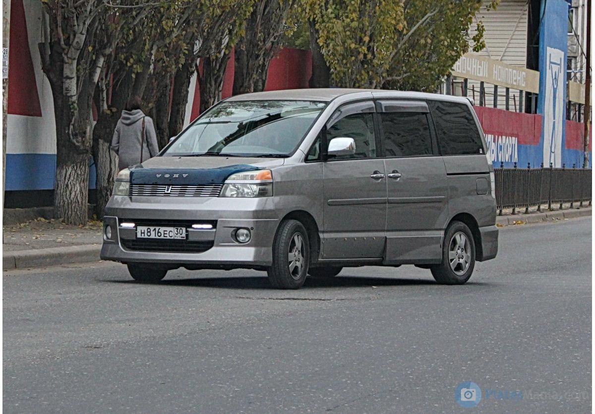Автомобиль госномер Н816ЕС30