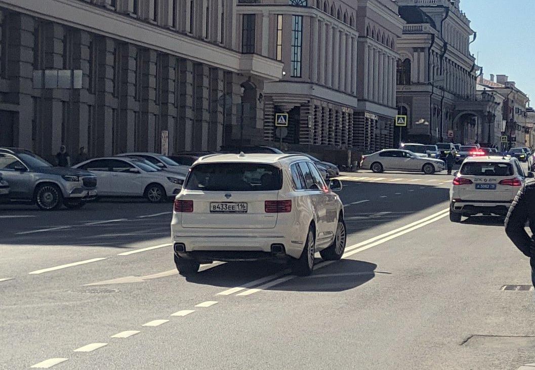 Автомобиль госномер В433ЕЕ116