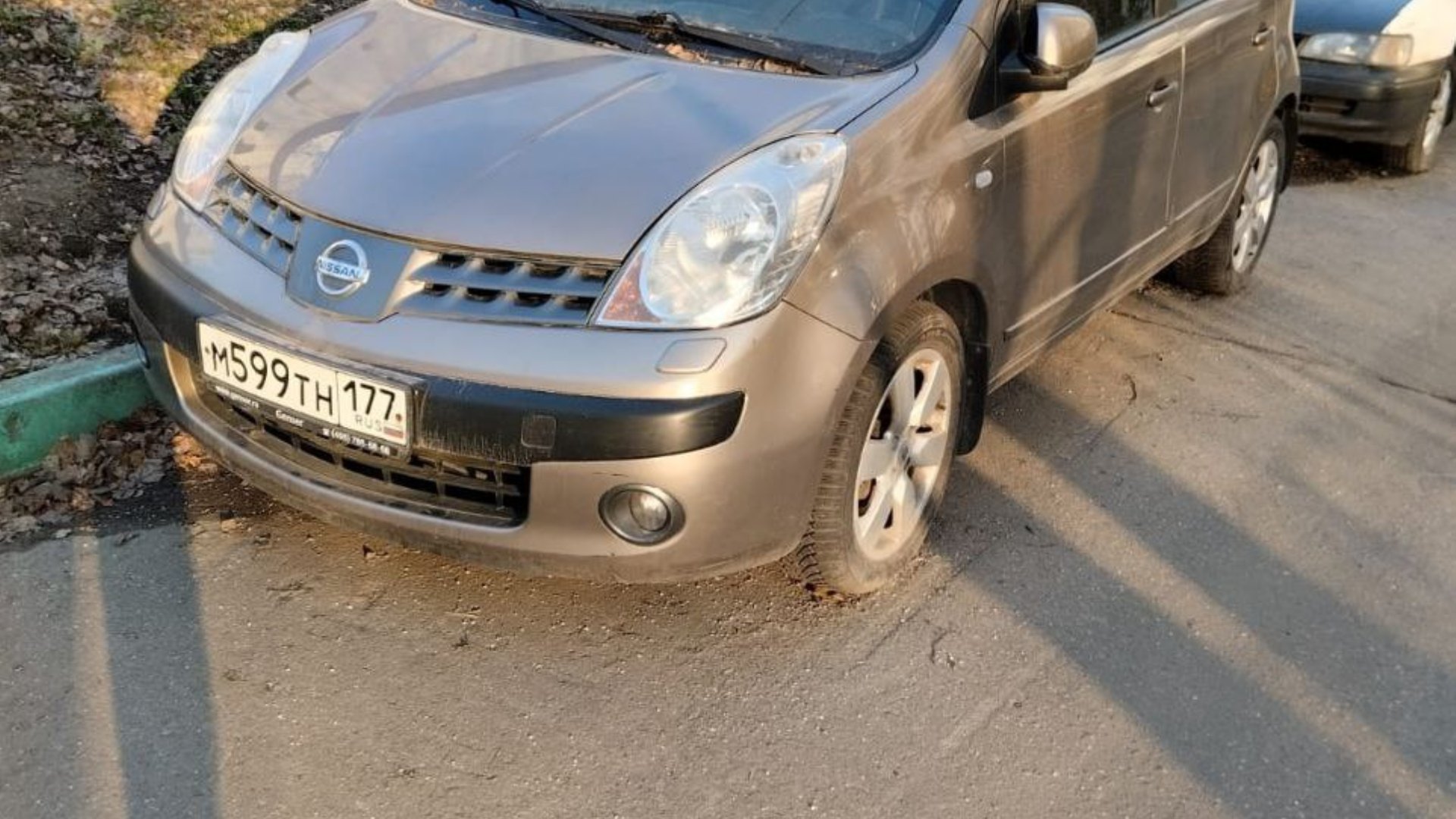 Автомобиль госномер М599ТН177