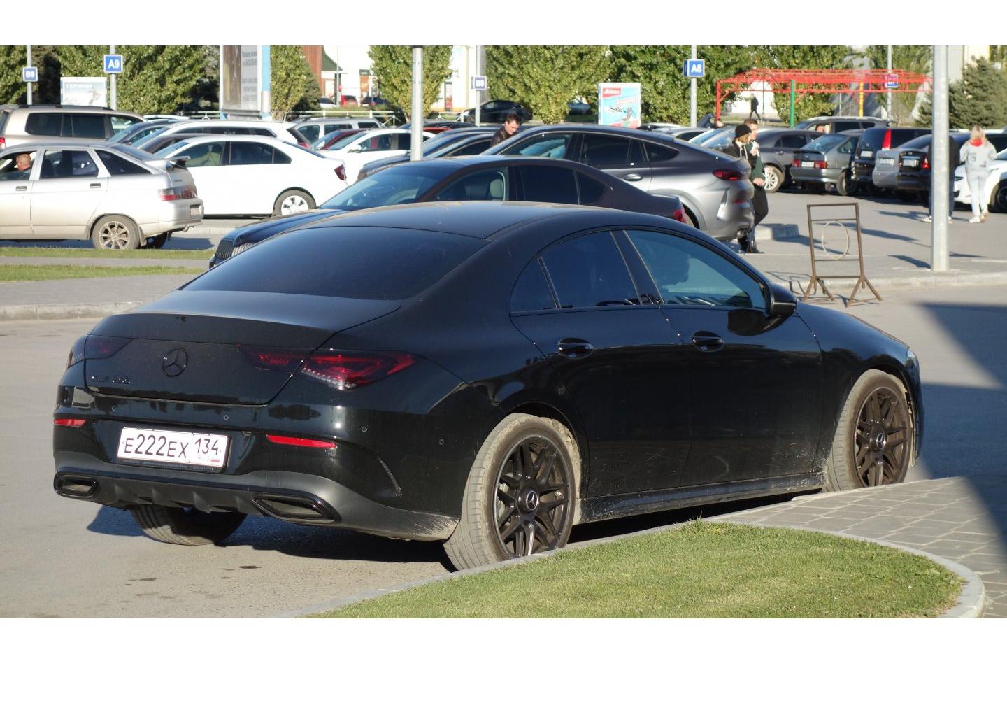 Автомобиль госномер Е222ЕХ134