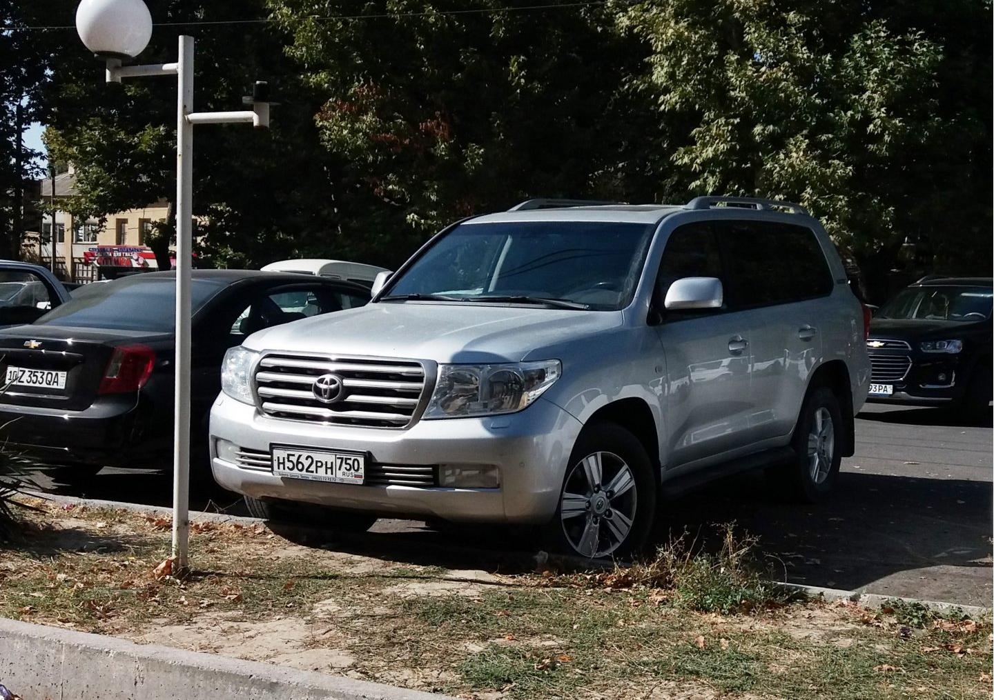 Автомобиль госномер Н562РН750
