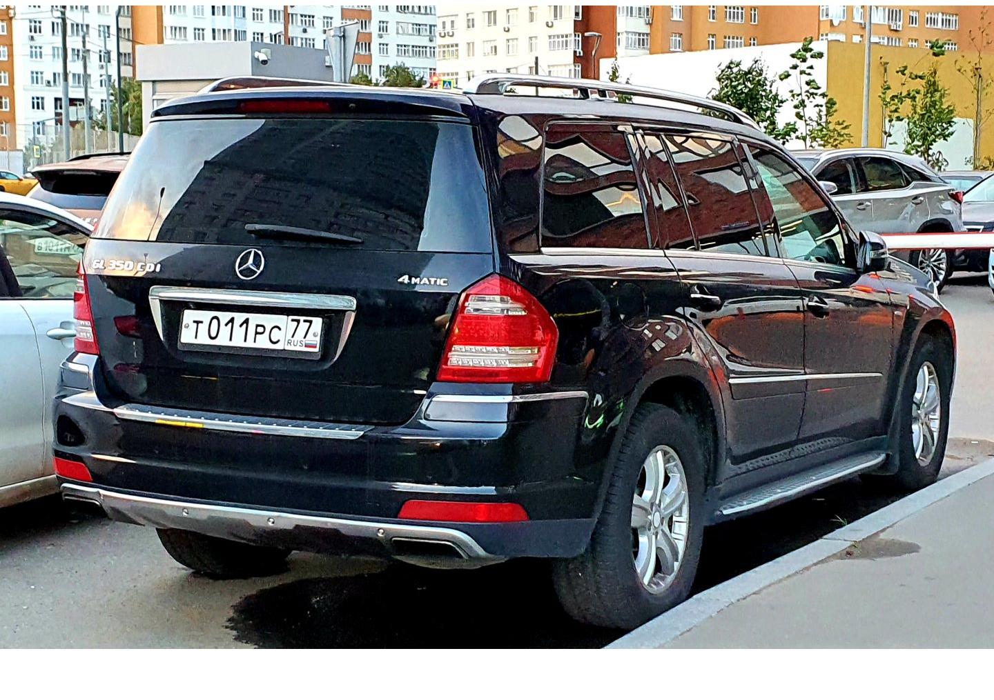 Автомобиль госномер Т011РС77
