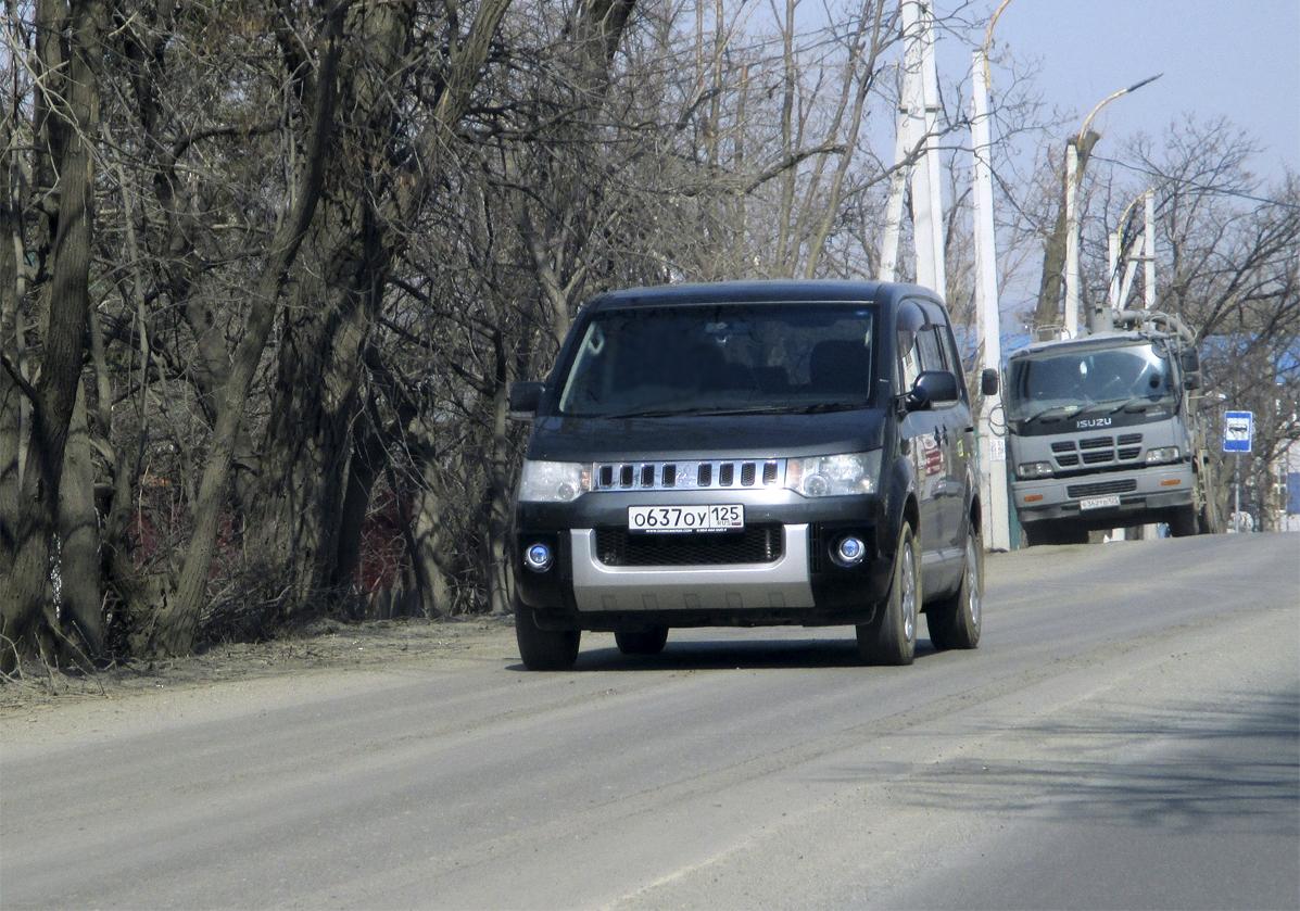 Автомобиль госномер О637ОУ125