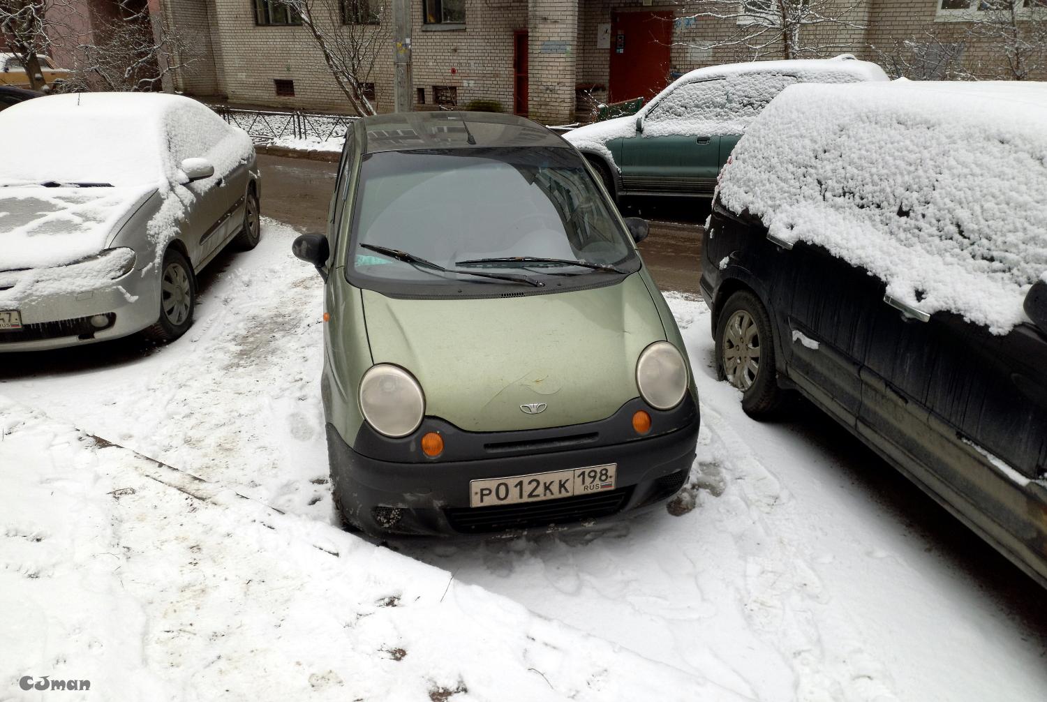 Автомобиль госномер Р012КК198