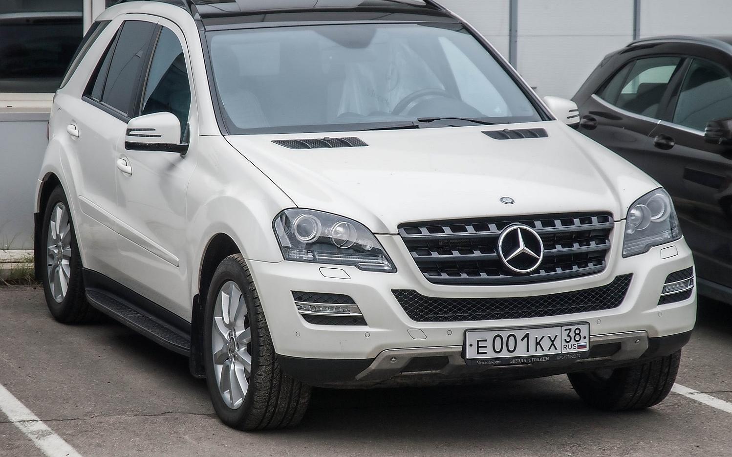 Автомобиль госномер Е001КХ38