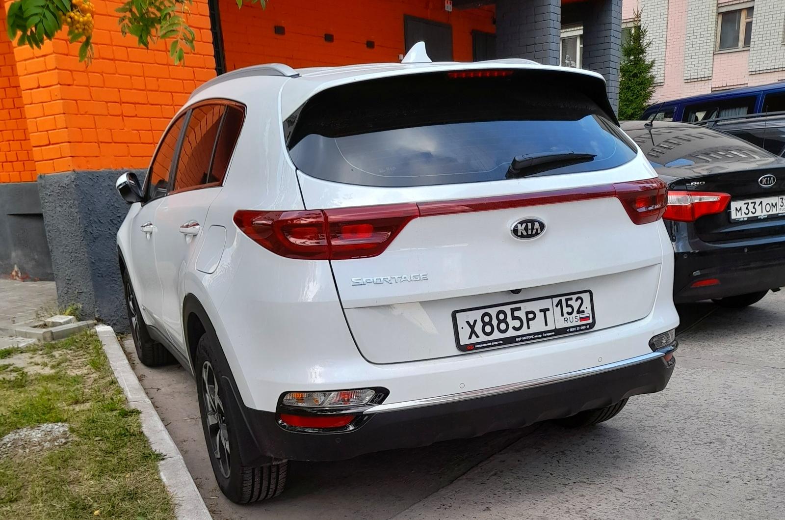 Автомобиль госномер Х885РТ152