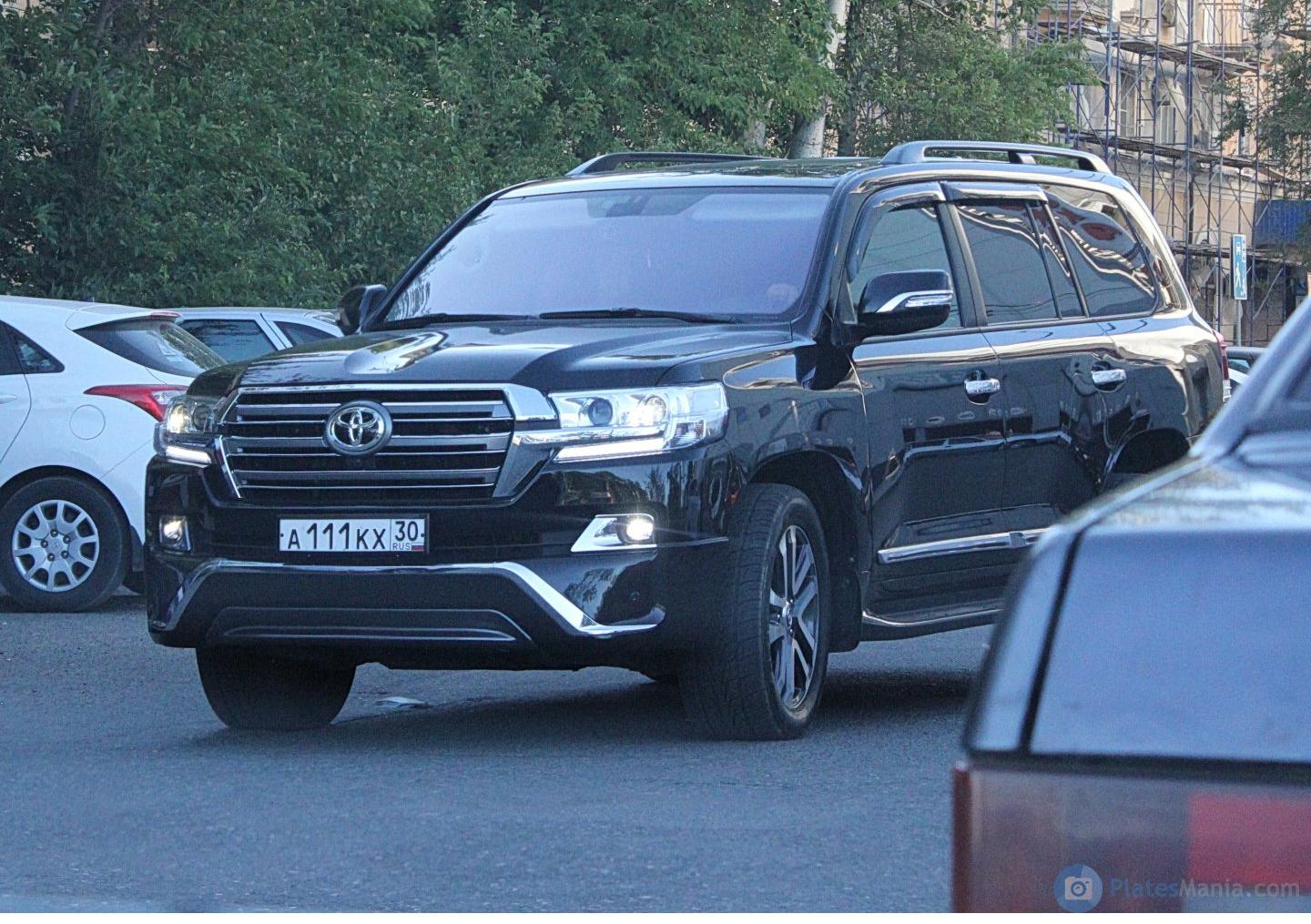 Автомобиль госномер А111КХ30