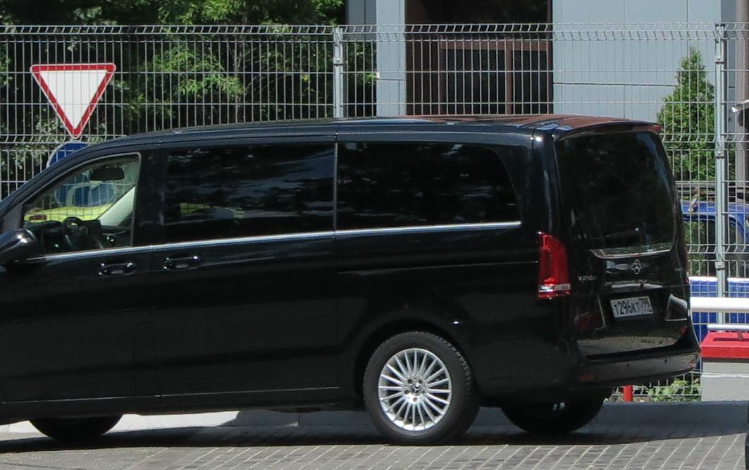 Автомобиль госномер Т296КТ799