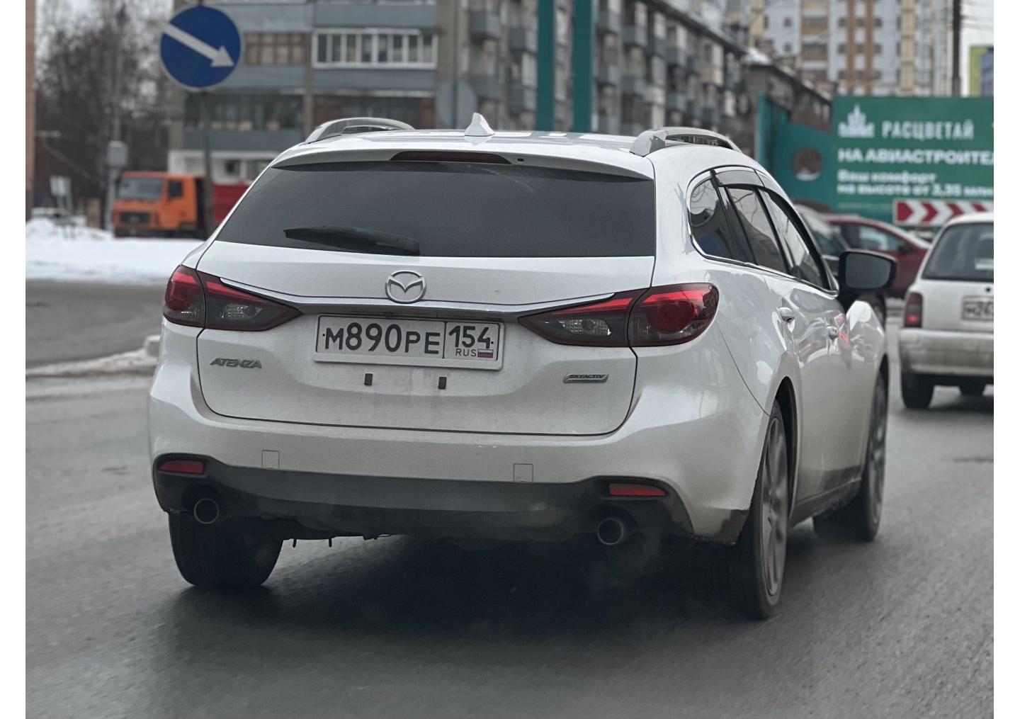 Автомобиль госномер М890РЕ154