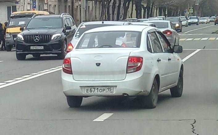 Автомобиль госномер Е671ОР15
