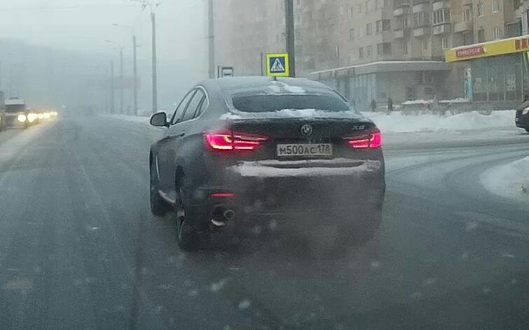 Автомобиль госномер М500АС178