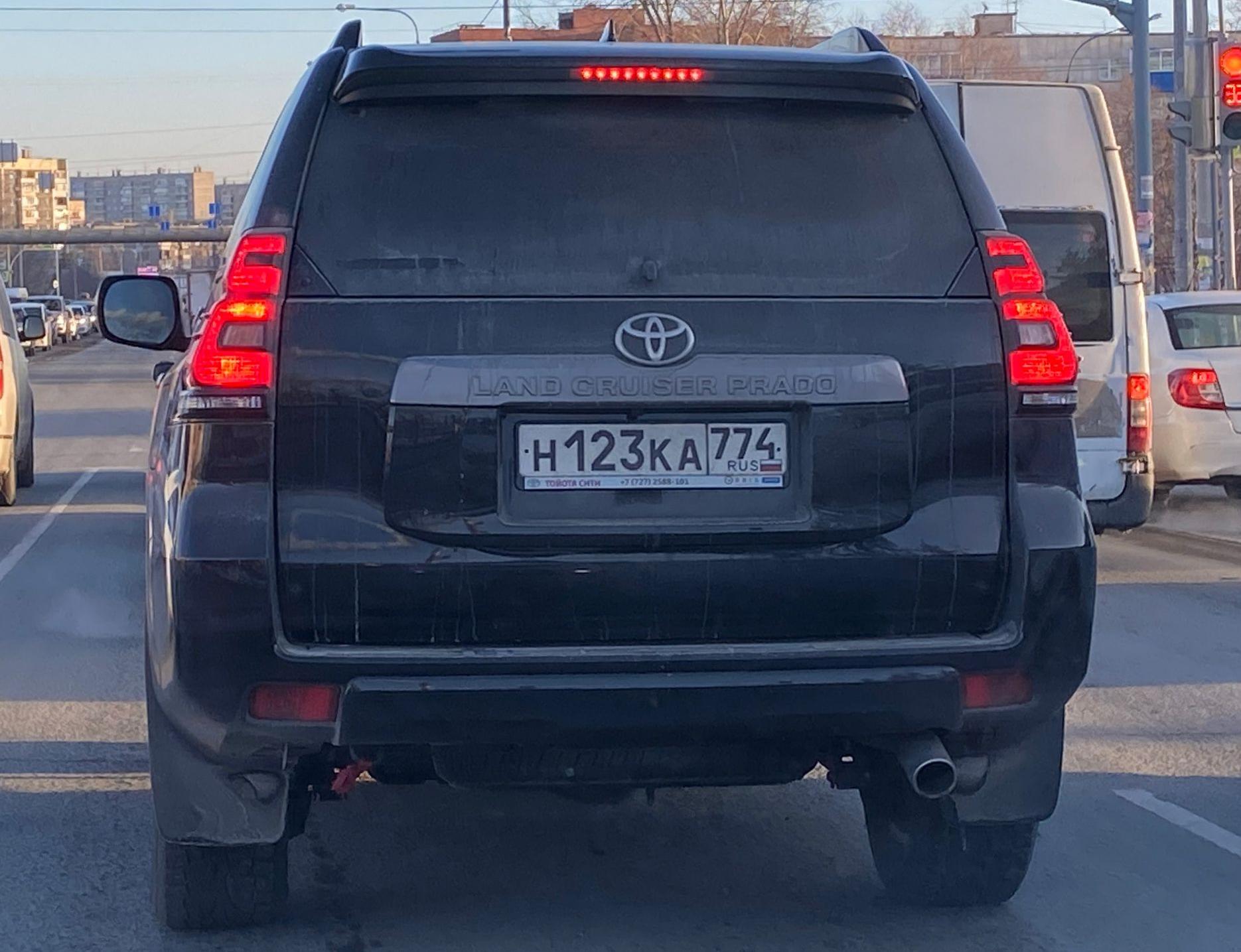 Автомобиль госномер Н123КА774