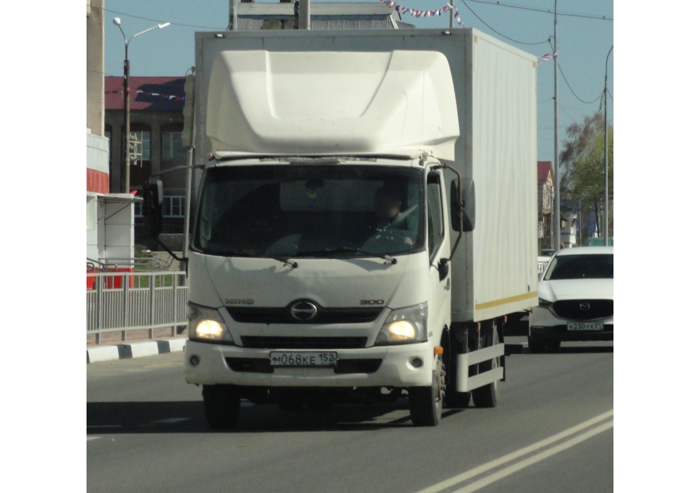 Автомобиль госномер М068КЕ152