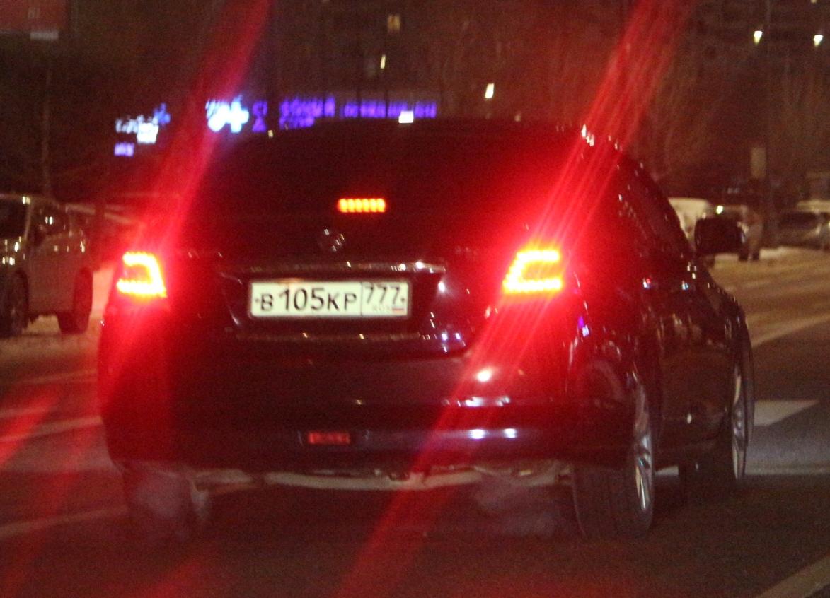 Автомобиль госномер В105КР777