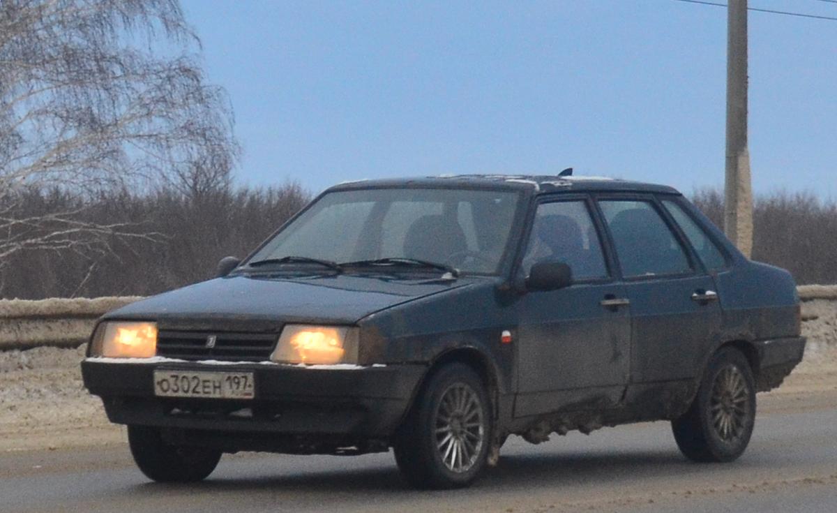 Автомобиль госномер О302ЕН197