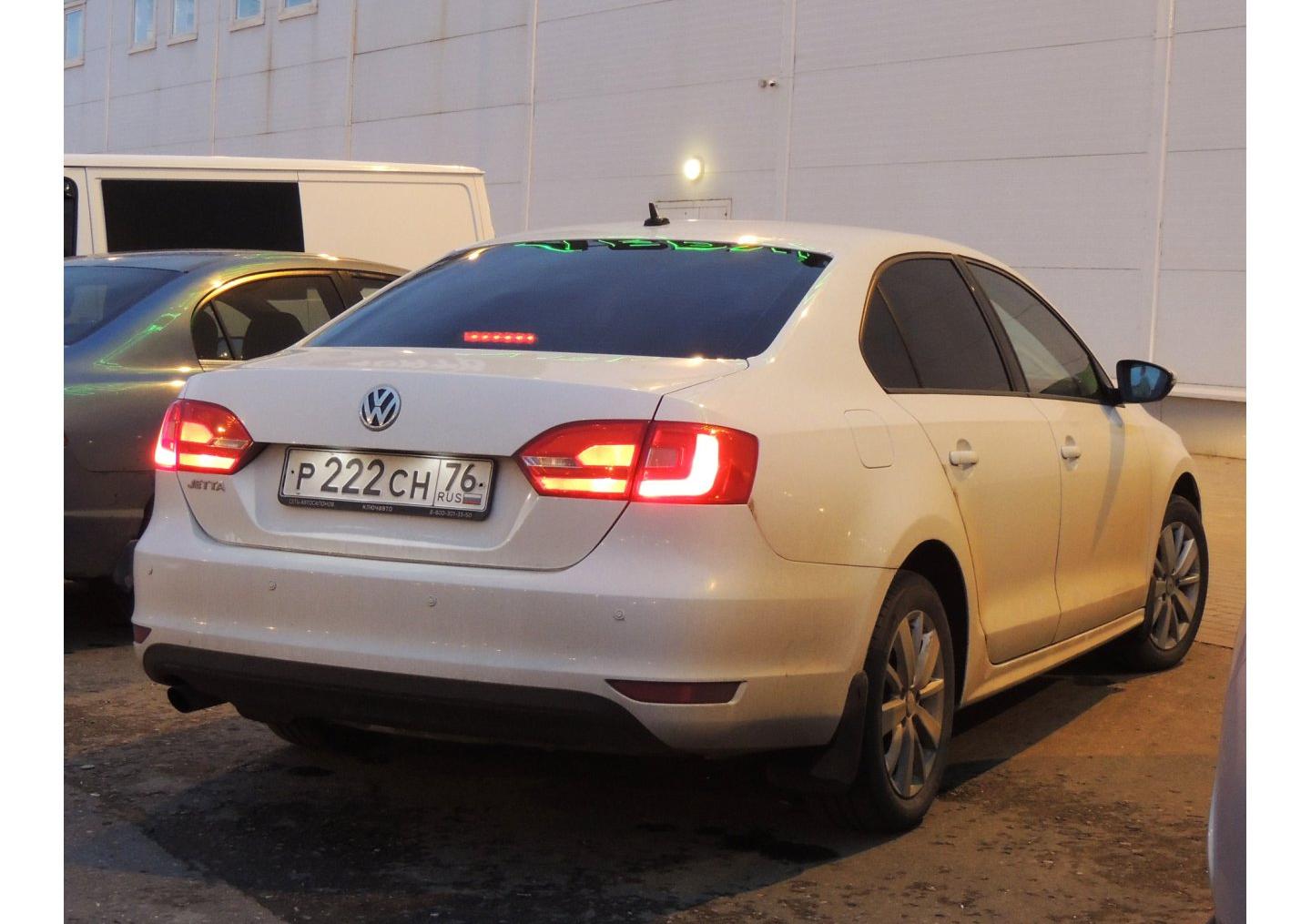 Автомобиль госномер Р222СН76