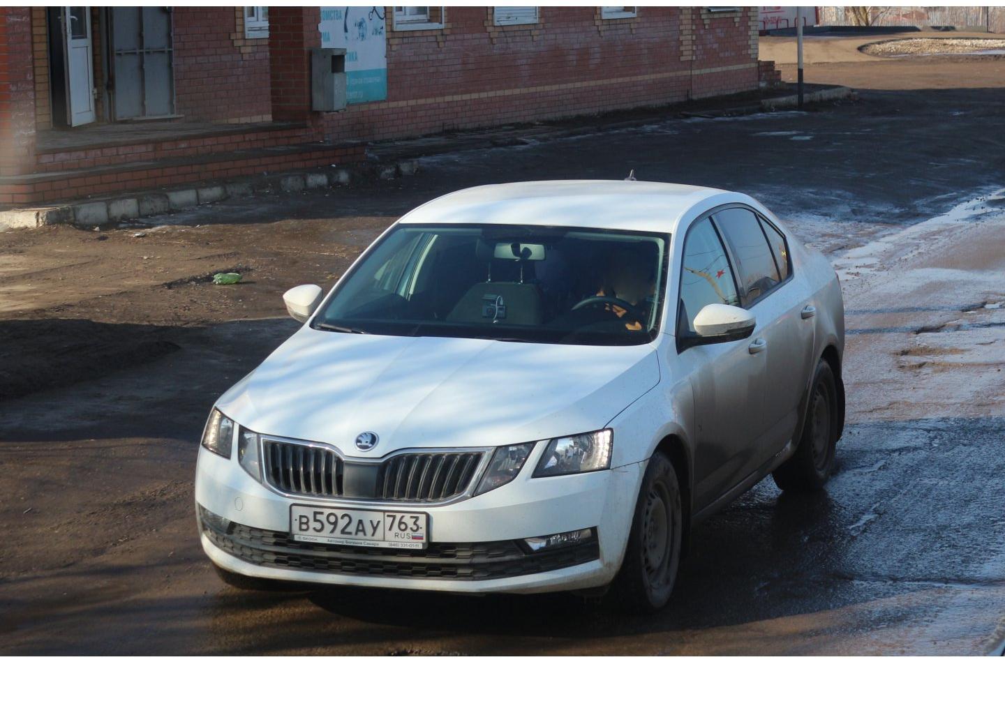 Автомобиль госномер В592АУ763
