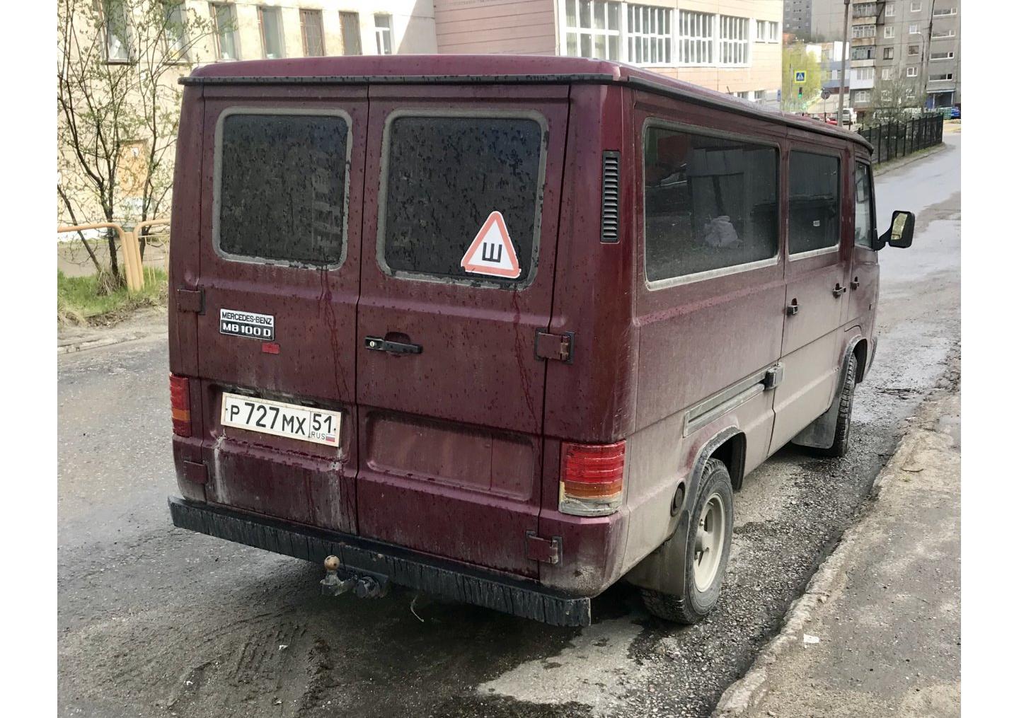 Автомобиль госномер Р727МХ51